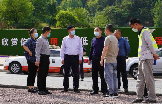 六安市公路管理處黨委書(shū)記、主任楊廣來(lái)一行蒞臨指導(dǎo)我司項(xiàng)目